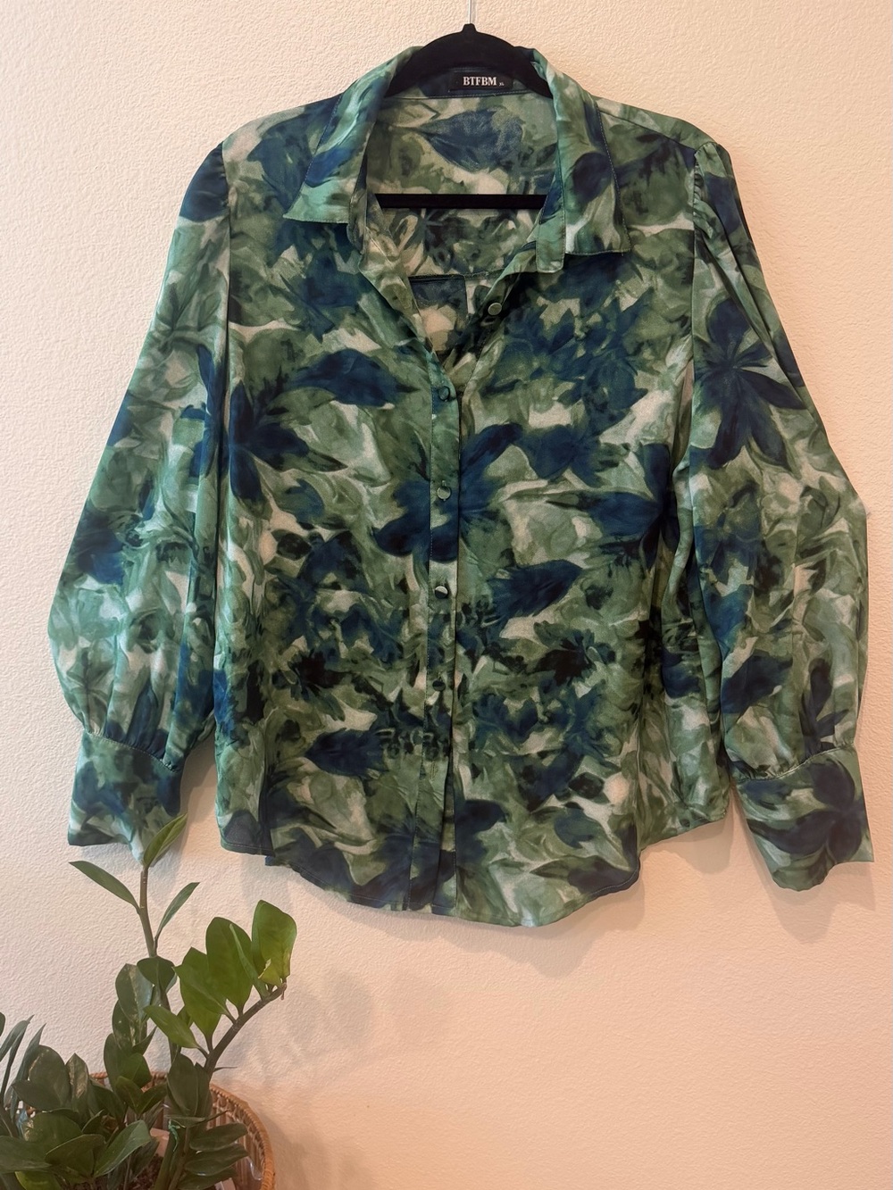 BF TEM Green Abstract Print Button-Up Blouse
